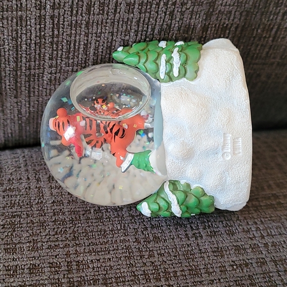Seasonal Disney Tigger Winnie The Pooh Mini Snow Globes - Picture 3 of 10